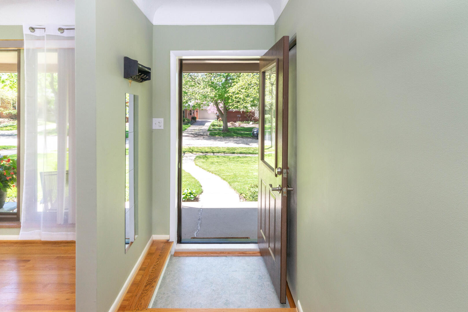 2317 Yorkshire Road Ann Arbor, MI 48104 - Photo 5 of 59 014_29