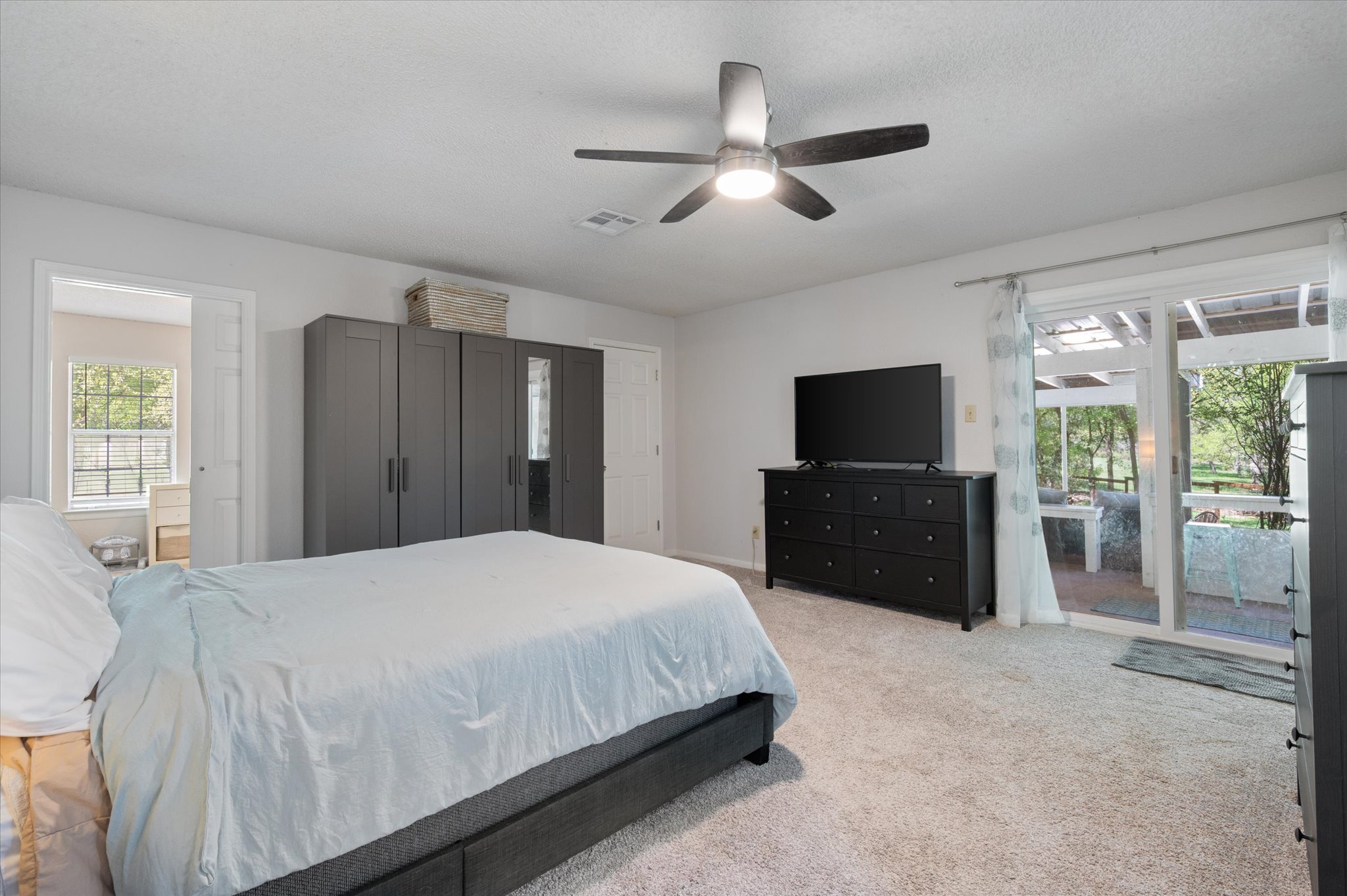 201 Oak Hollow Road Georgetown, TX 78628 - Photo 13 of 39