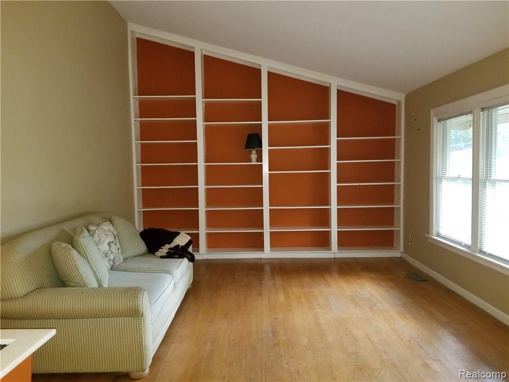 28328 Brandywine Road Farmington Hills, MI 48334 - Photo 3 of 28