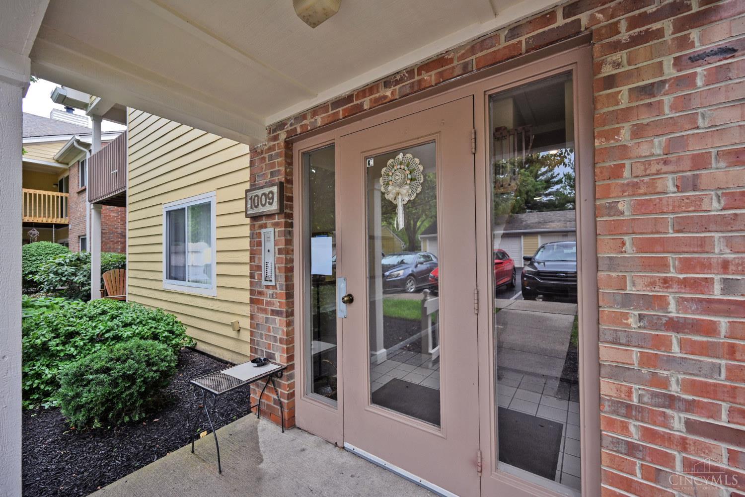 1009 Cedar Ridge Drive, Unit 4 Cincinnati, OH 45245 - Photo 4 of 45