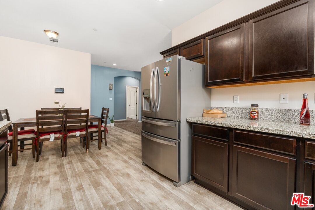 3605 Balvicar Drive Bakersfield, CA 93306 - Photo 13 of 36