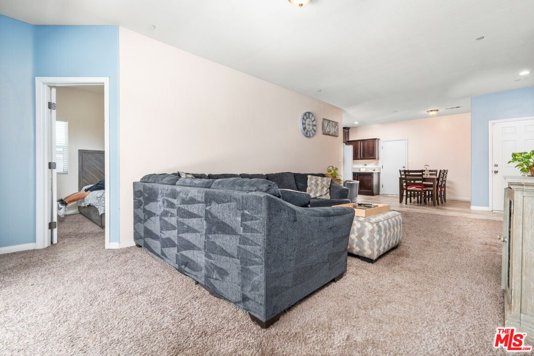 3605 Balvicar Drive Bakersfield, CA 93306 - Photo 17 of 36