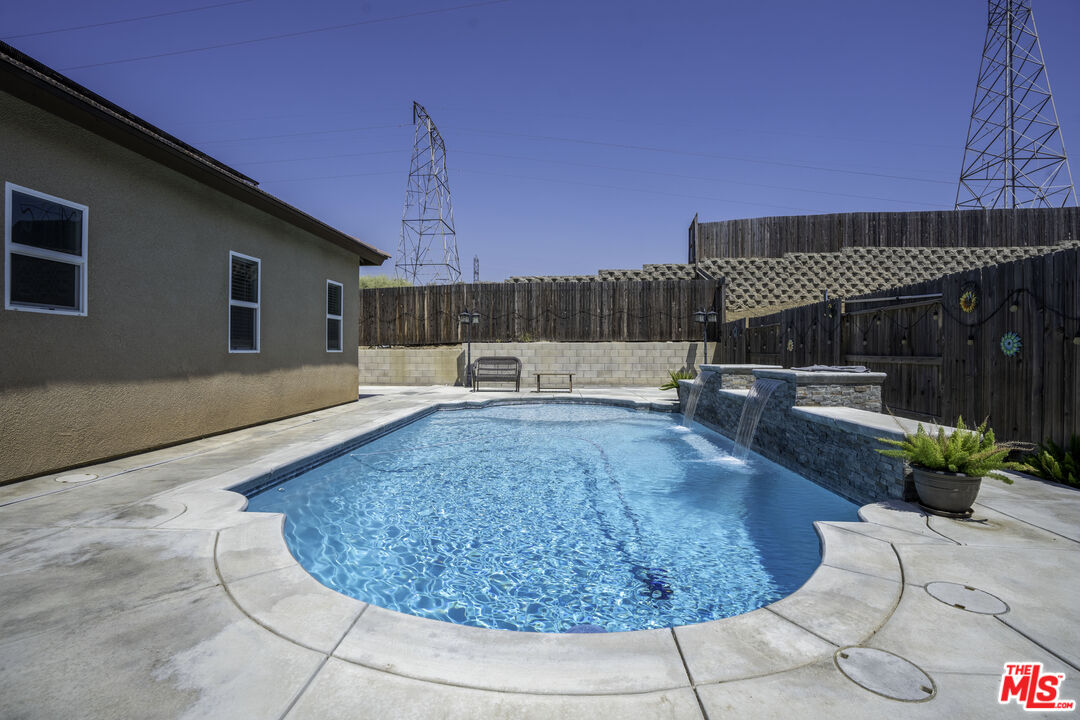 3605 Balvicar Drive Bakersfield, CA 93306 - Photo 31 of 36