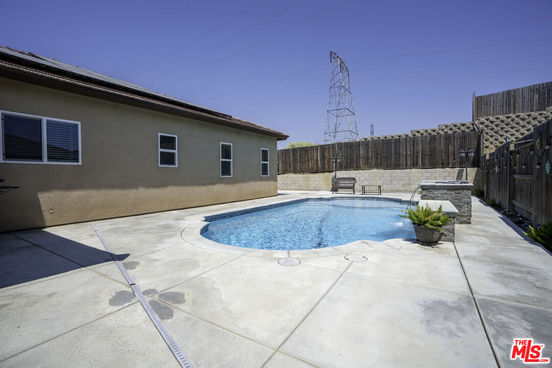 3605 Balvicar Drive Bakersfield, CA 93306 - Photo 33 of 36