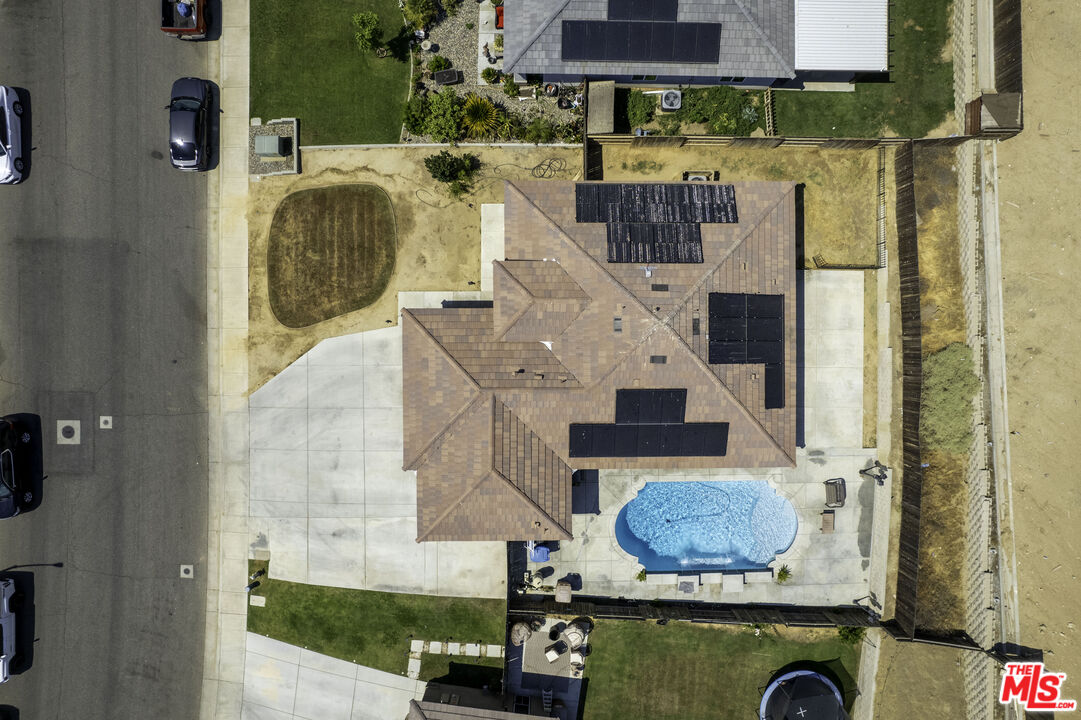 3605 Balvicar Drive Bakersfield, CA 93306 - Photo 9 of 36