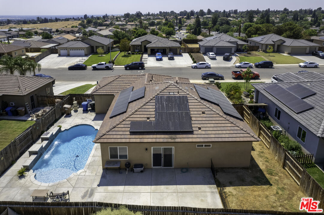 3605 Balvicar Drive Bakersfield, CA 93306 - Photo 10 of 36