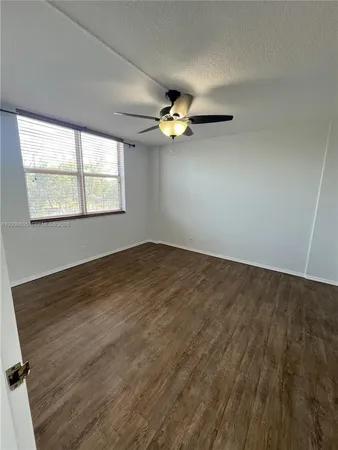 $1,950 | 3660 Northeast 166th Street, Unit 305, North Miami Beach, FL 33160