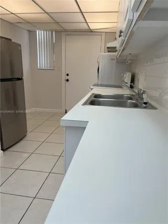 $1,950 | 3660 Northeast 166th Street, Unit 305, North Miami Beach, FL 33160