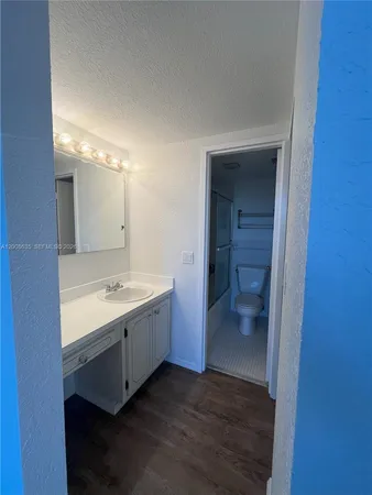 $1,950 | 3660 Northeast 166th Street, Unit 305, North Miami Beach, FL 33160