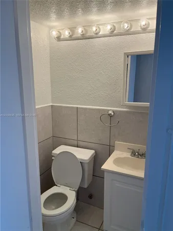 $1,950 | 3660 Northeast 166th Street, Unit 305, North Miami Beach, FL 33160