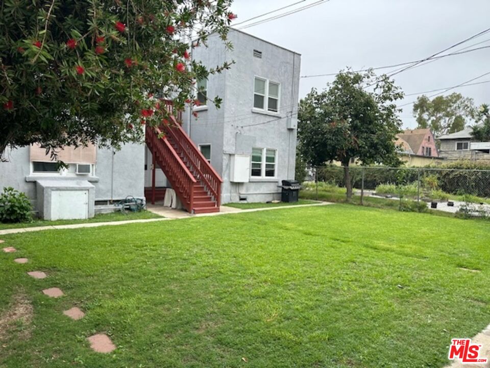 1025 Locust Avenue, Unit 2 Long Beach, CA 90813 - Photo 15 of 58