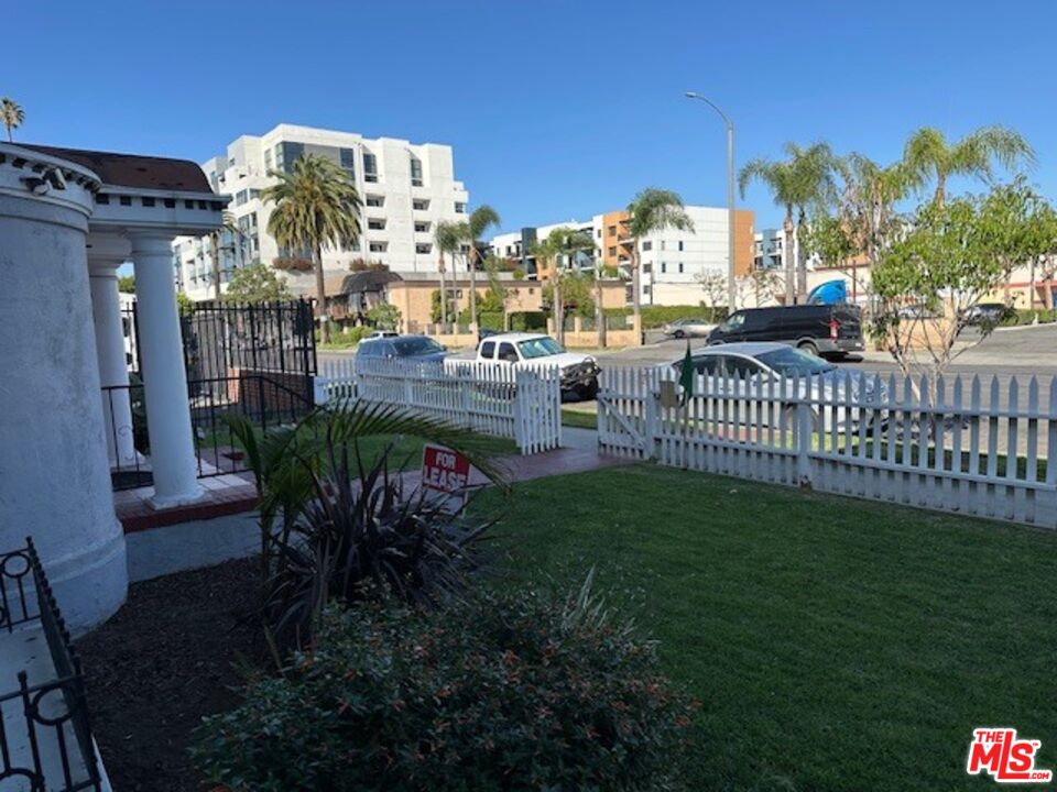 1025 Locust Avenue, Unit 2 Long Beach, CA 90813 - Photo 19 of 58