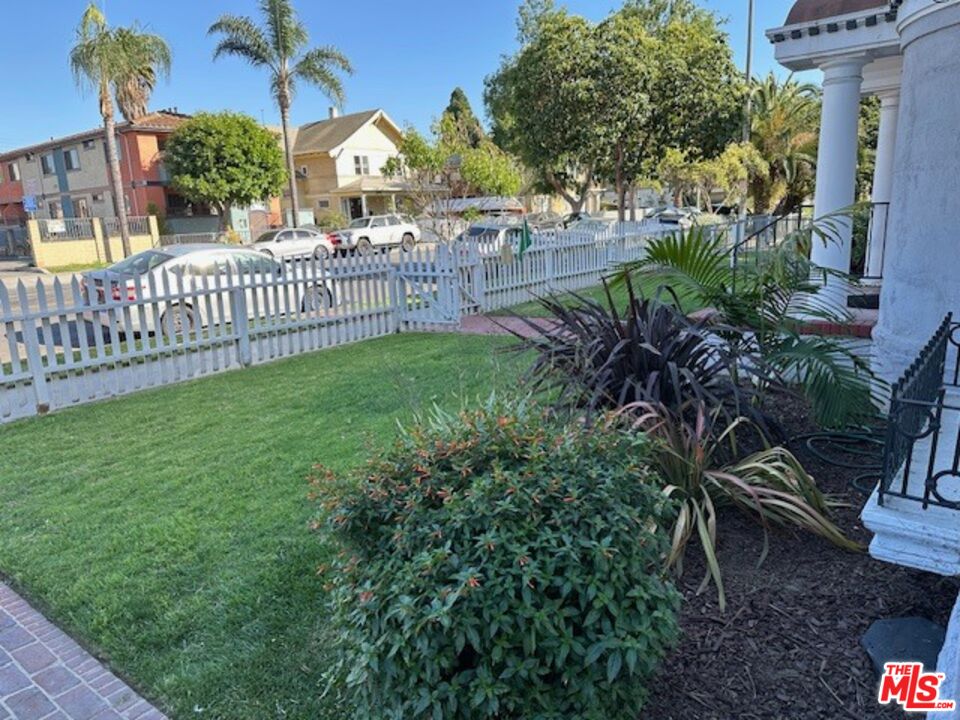 1025 Locust Avenue, Unit 2 Long Beach, CA 90813 - Photo 55 of 58