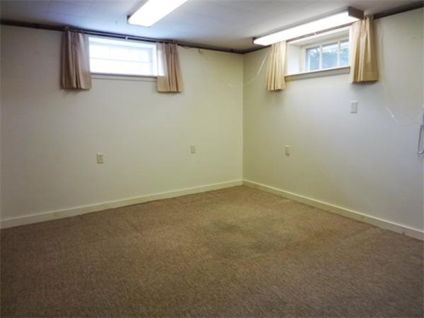 3 Girdler Road Marblehead, MA 01945 - Photo 7 of 8 an empty room with windows
