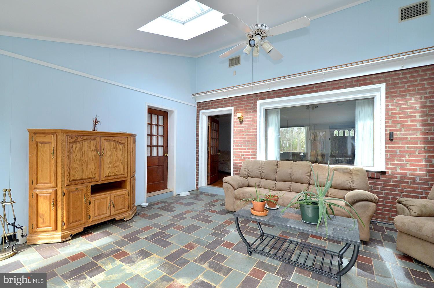 16211 Old Orchard Road Ashton, MD 20861 - Photo 15 of 30 Interior (General)