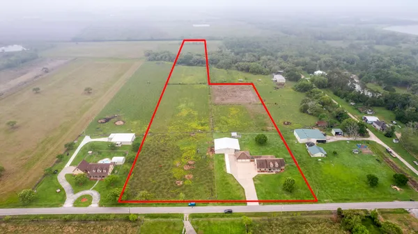 $1,790,000 | 2224 County Road 660B, Danbury, TX 77534