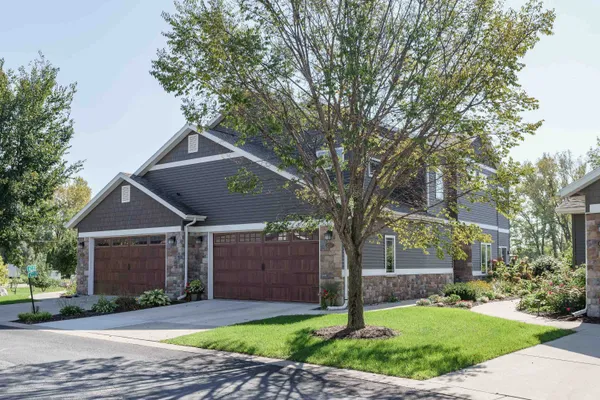 $419,900 | 4237 Cortland Court, Windsor, WI 53598