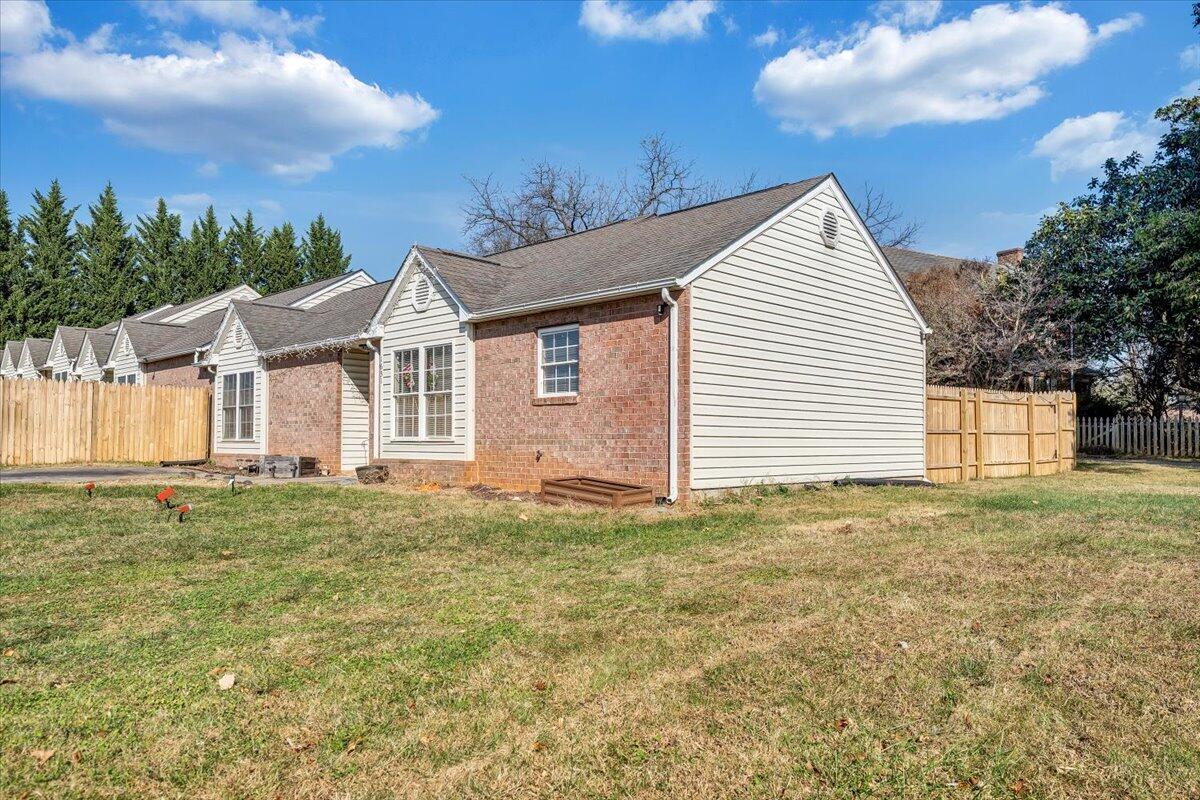 1631 Midland Road Salem, VA 24153 - Photo 26 of 26 26-MIB05605