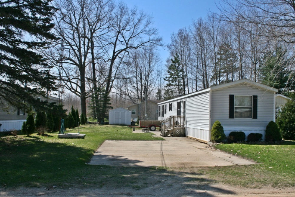6185 Roberts Road Mecosta, MI 49332 - Photo 3 of 16 3 6185 Roberts Rd