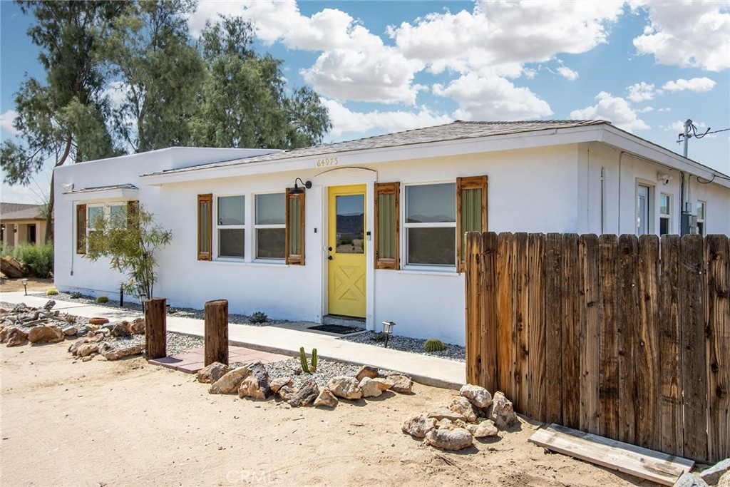 64975 Sun Oro Road Joshua Tree, CA 92252 - Photo 7 of 52 a front view of a house
