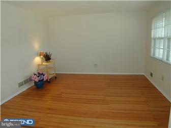 234 George Dye Road Hamilton Square, NJ 08690 - Photo 4 of 12 Gallery Image 4