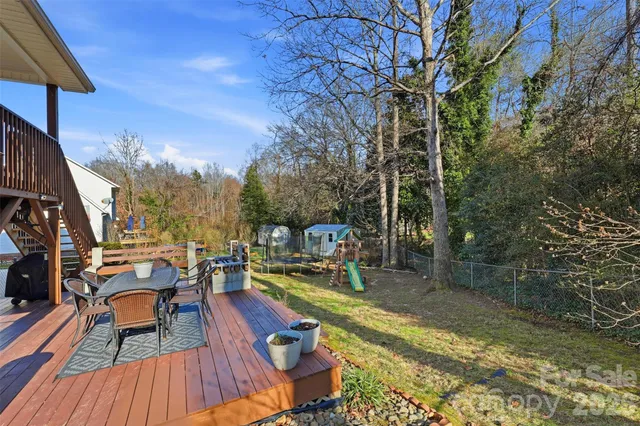 $449,900 | 2712 25th Street Northeast, Hickory, NC 28601