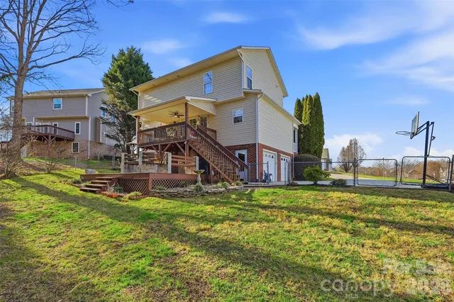 $449,900 | 2712 25th Street Northeast, Hickory, NC 28601