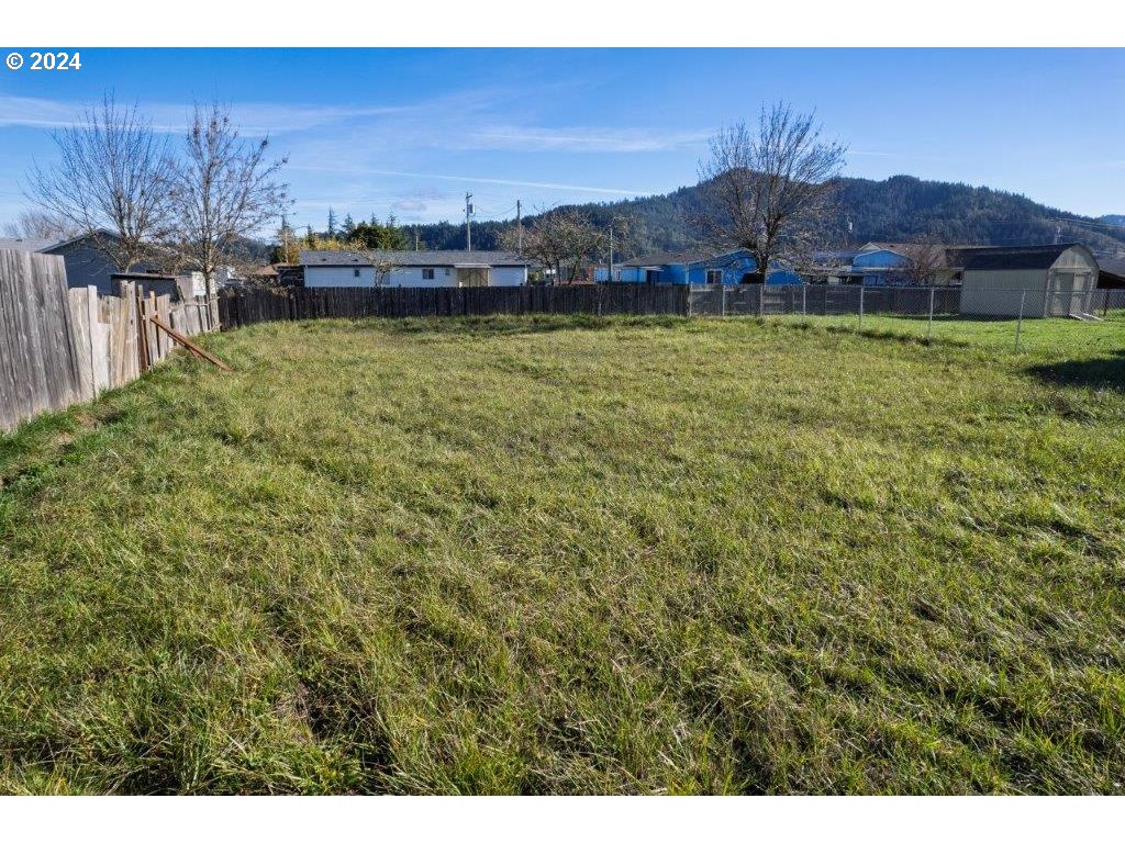0 South Comstock Road Sutherlin, OR 97479 - Photo 4 of 11 Gallery Image 4