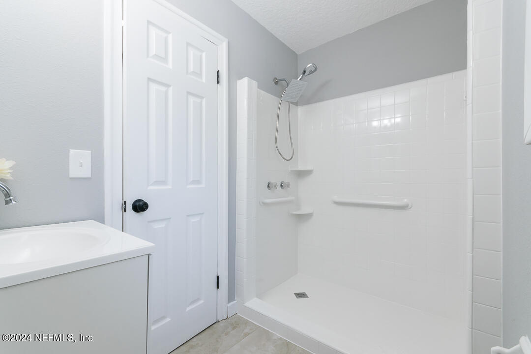3924 Peter Rabbit Drive Jacksonville, FL 32210 - Photo 25 of 34 025