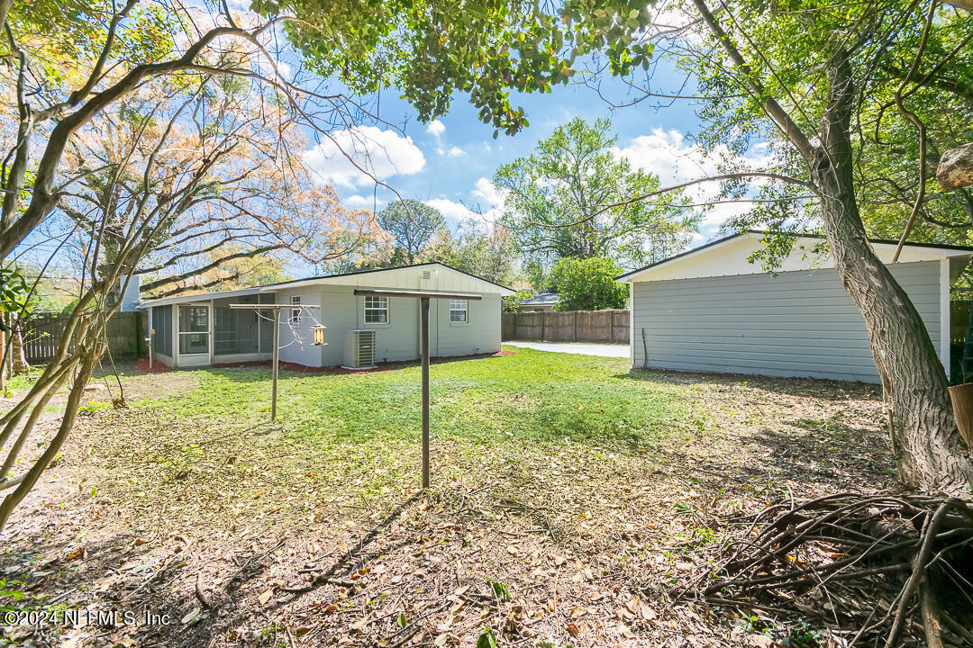 3924 Peter Rabbit Drive Jacksonville, FL 32210 - Photo 32 of 34 032