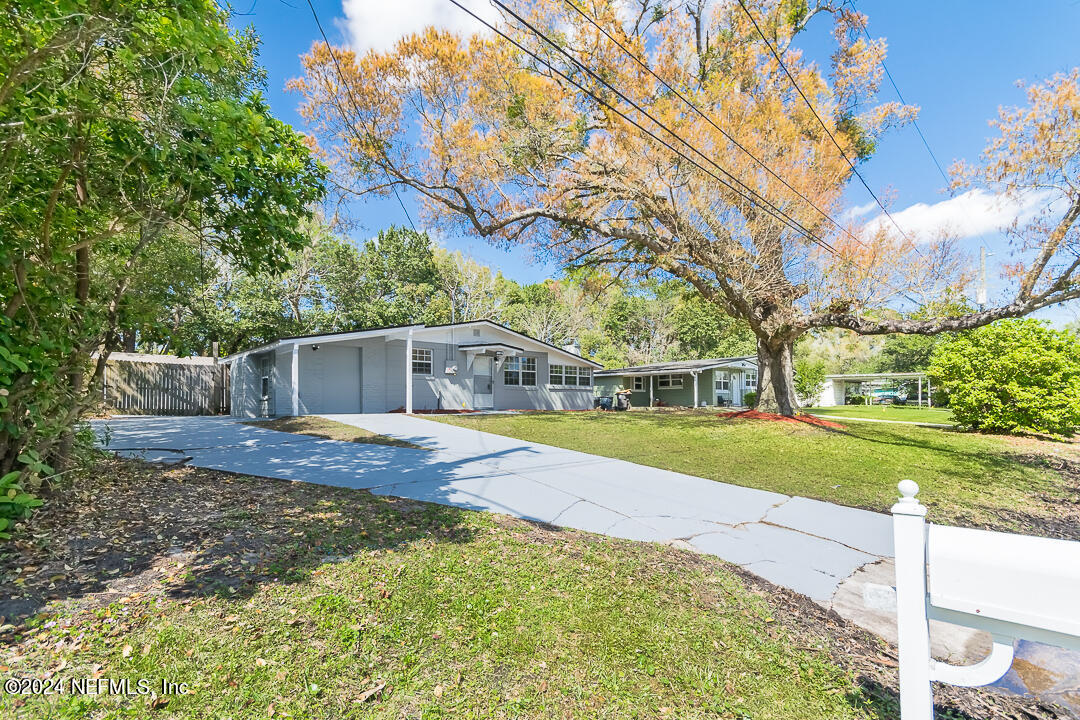 3924 Peter Rabbit Drive Jacksonville, FL 32210 - Photo 9 of 34 005