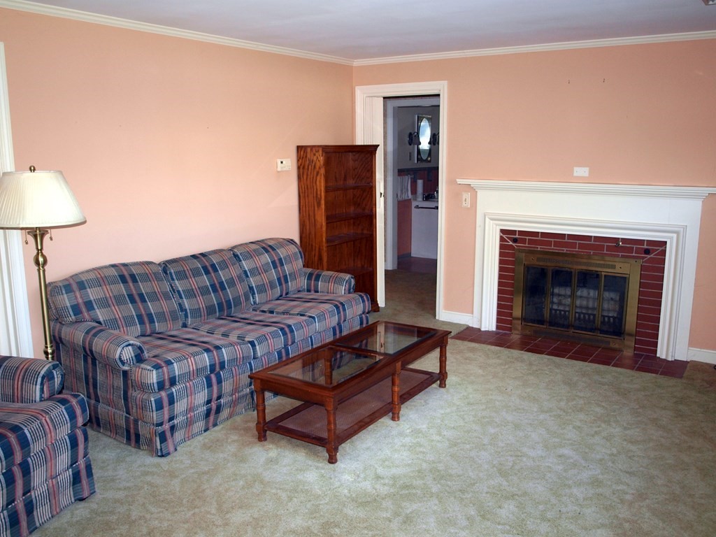 13 Parkhurst Road Chelmsford, MA 01824 - Photo 8 of 30