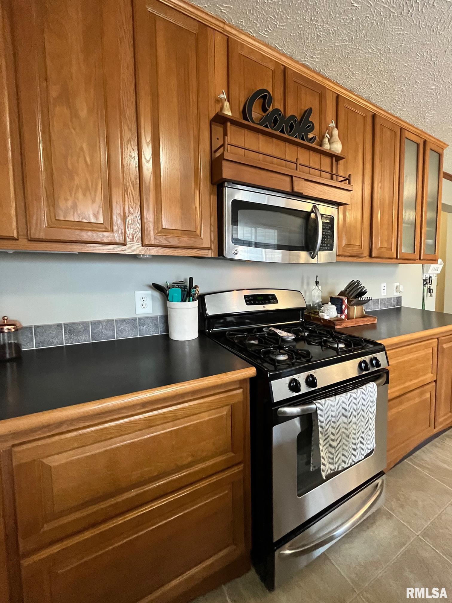 2804 Middle Road Bettendorf, IA 52722 - Photo 20 of 39 Gallery Image 20