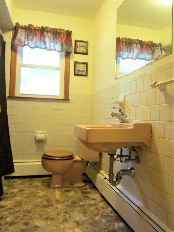 161 Malvern Road Auburn, MA 01501 - Photo 8 of 26 Gallery Image 8