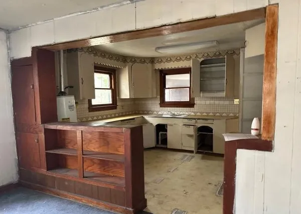 a close view of sink and tap