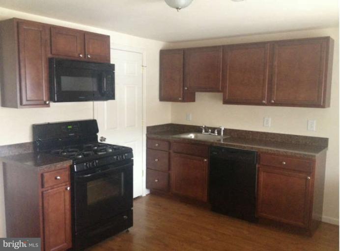 2837 Hollins Ferry Road Baltimore, MD 21230 - Photo 4 of 23 Kitchen