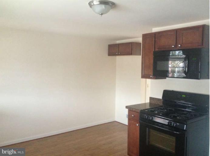 2837 Hollins Ferry Road Baltimore, MD 21230 - Photo 5 of 23 Kitchen