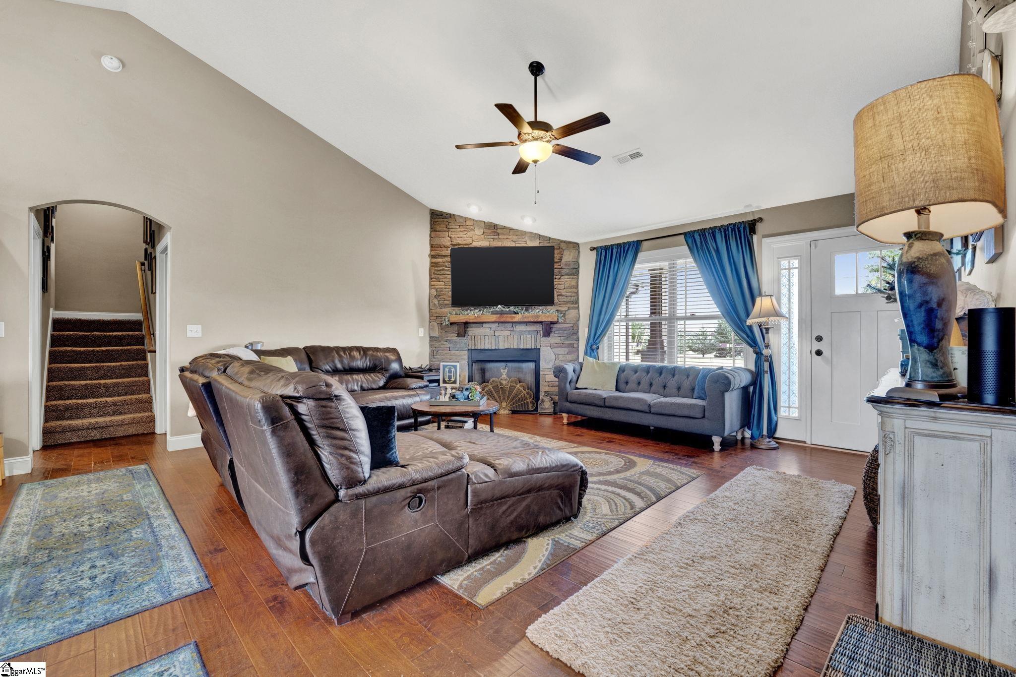 452 Silver Lake Road Duncan, SC 29334 - Photo 6 of 31 Gallery Image 6