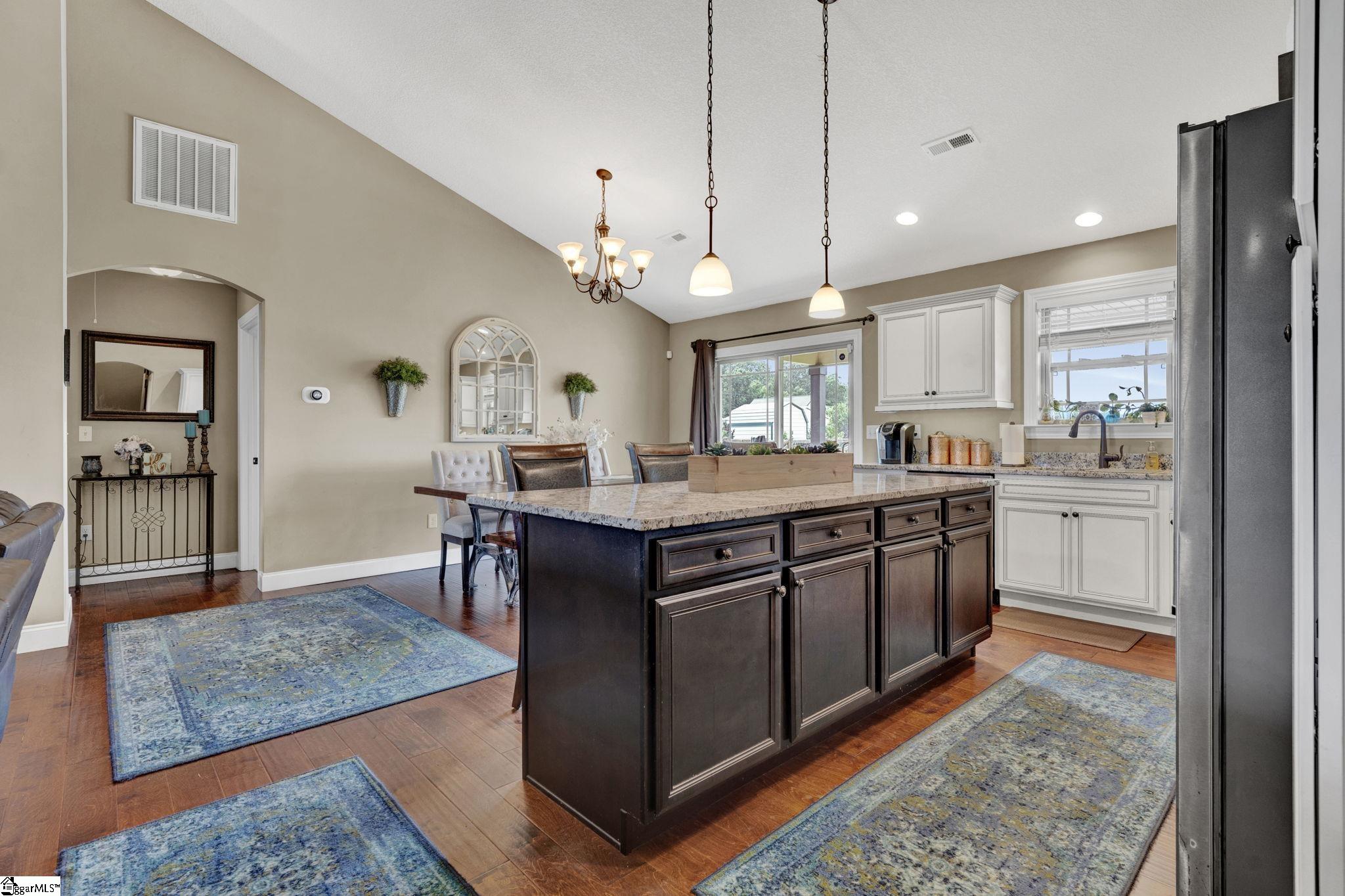 452 Silver Lake Road Duncan, SC 29334 - Photo 9 of 31 Gallery Image 9