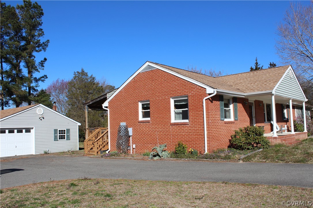 10735 River Road Chesterfield, VA 23838 - Photo 4 of 25 Side view from driveway
