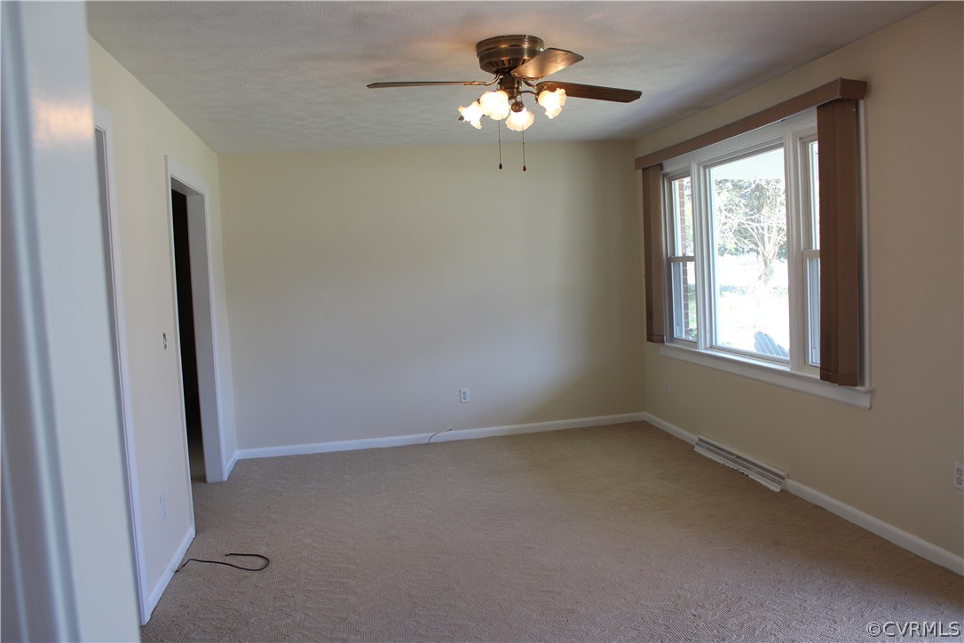 10735 River Road Chesterfield, VA 23838 - Photo 6 of 25 Family Room