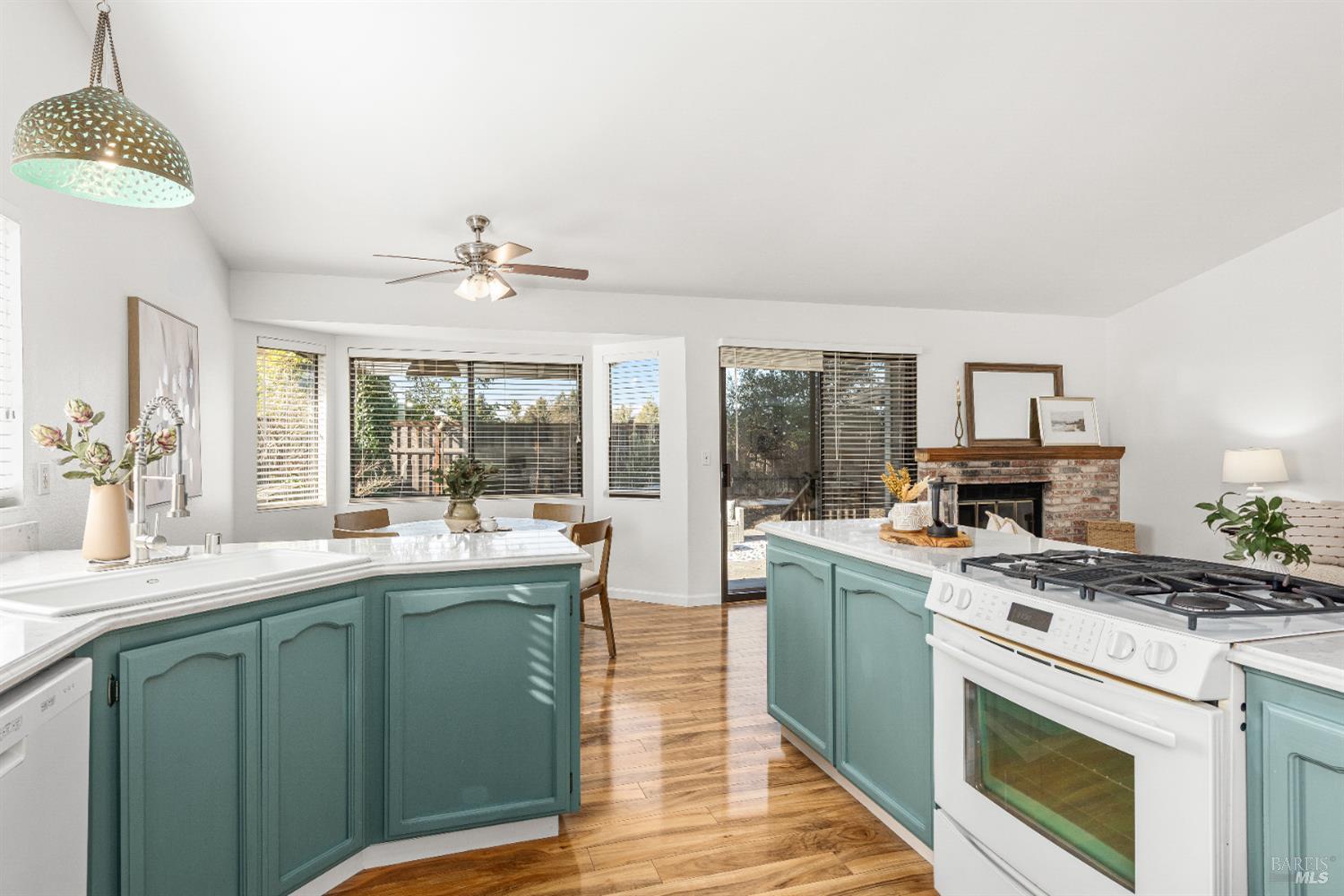 5537 Corbett Circle Santa Rosa, CA 95403 - Photo 12 of 40