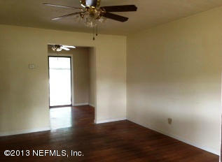 13410 Yellow Bluff Road Jacksonville, FL 32226 - Photo 2 of 10 Living room