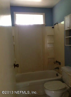 13410 Yellow Bluff Road Jacksonville, FL 32226 - Photo 8 of 10 Bathroom