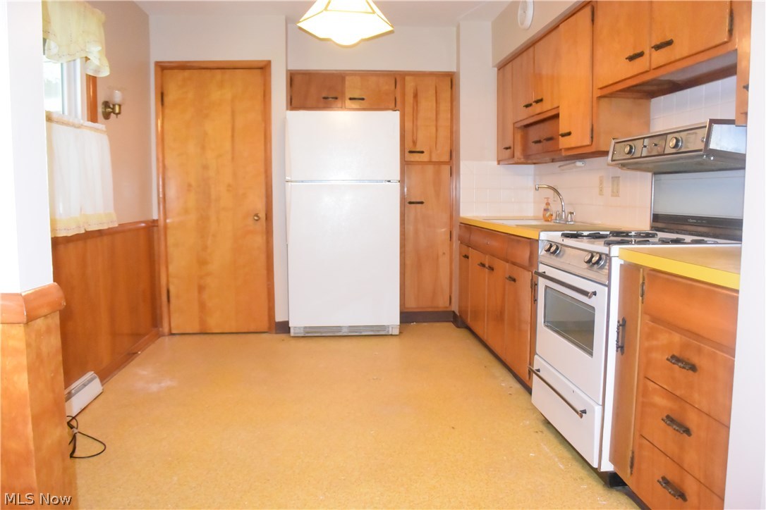 4166 Kenneth Road Stow, OH 44224 - Photo 6 of 14 Kitchen