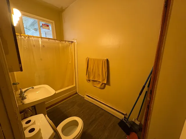 a view of utility room