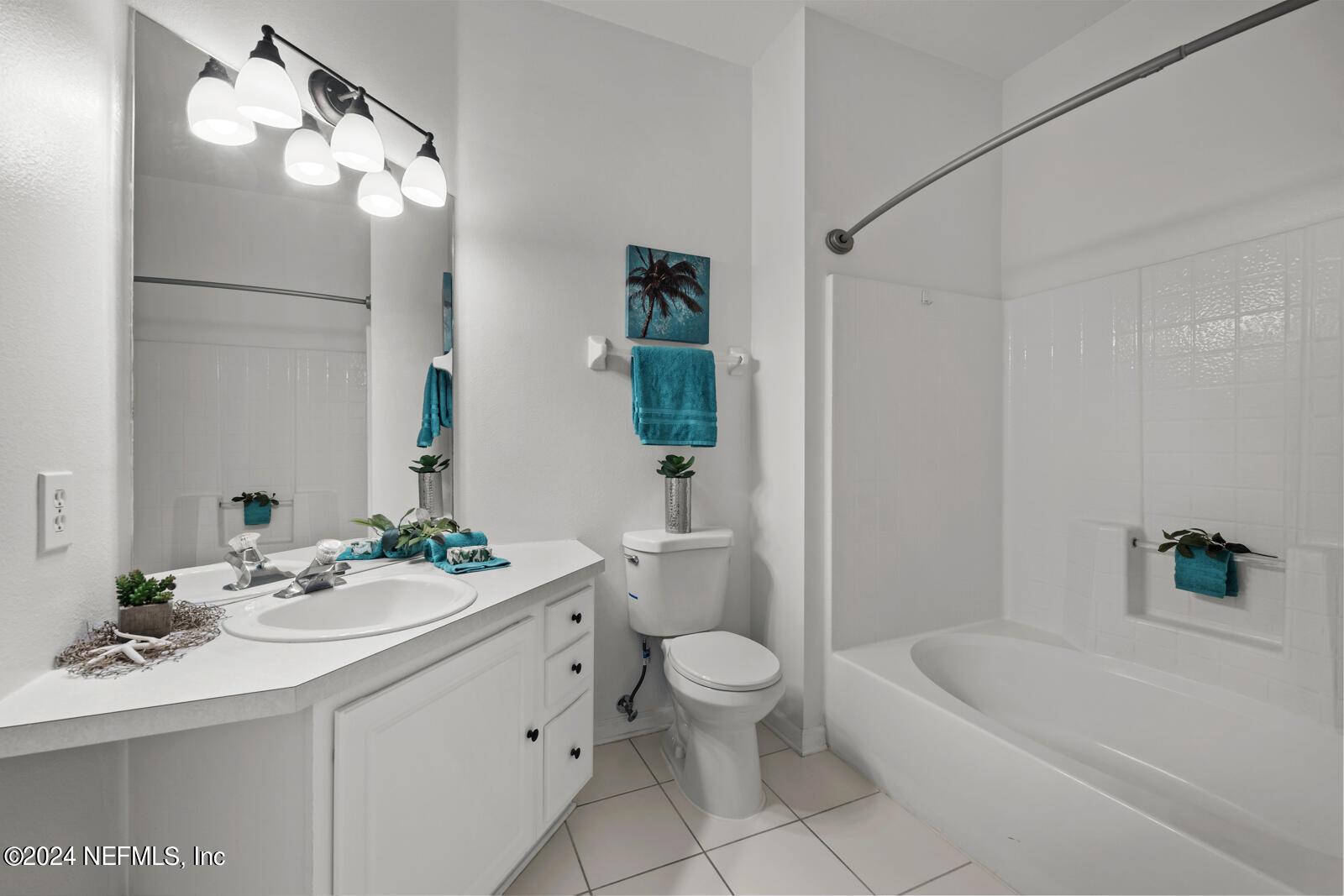 7990 Baymeadows Road East, Unit 905 Jacksonville, FL 32256 - Photo 15 of 37 Owner's Bathroom
