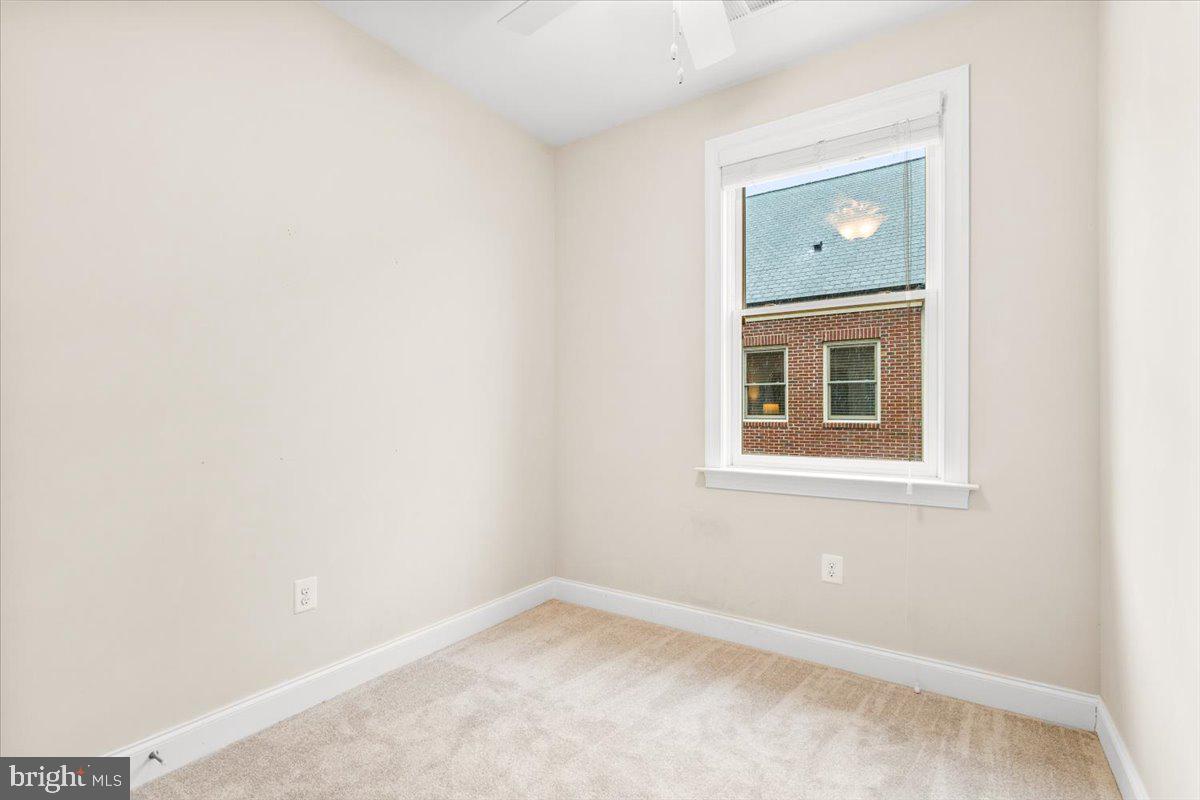 34 Maxwell Square Frederick, MD 21701 - Photo 20 of 39 Bedroom 2