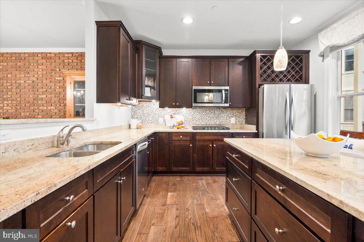 34 Maxwell Square Frederick, MD 21701 - Photo 6 of 39 Gourmet Kitchen