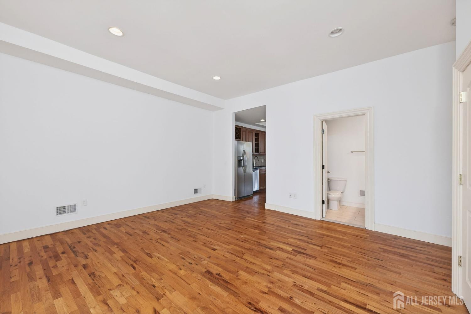 262 Prospect Avenue Dunellen, NJ 08812 - Photo 10 of 65